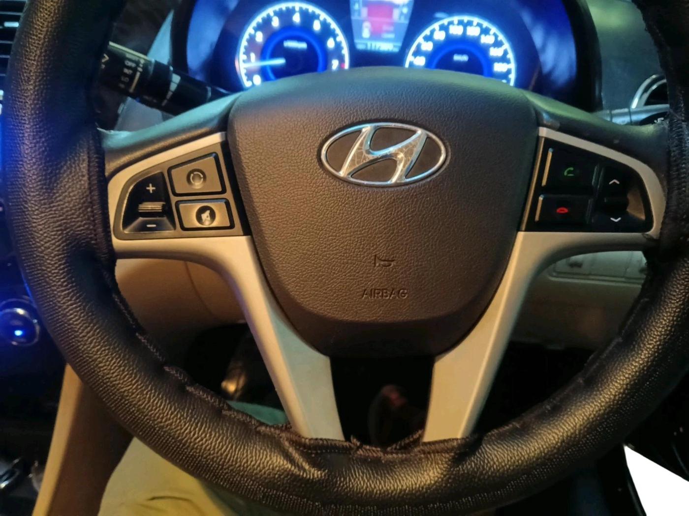 2013 Hyundai Verna FLUIDIC 1.6 VTVT SX, Petrol, Manual, 1,17,389 km, interior