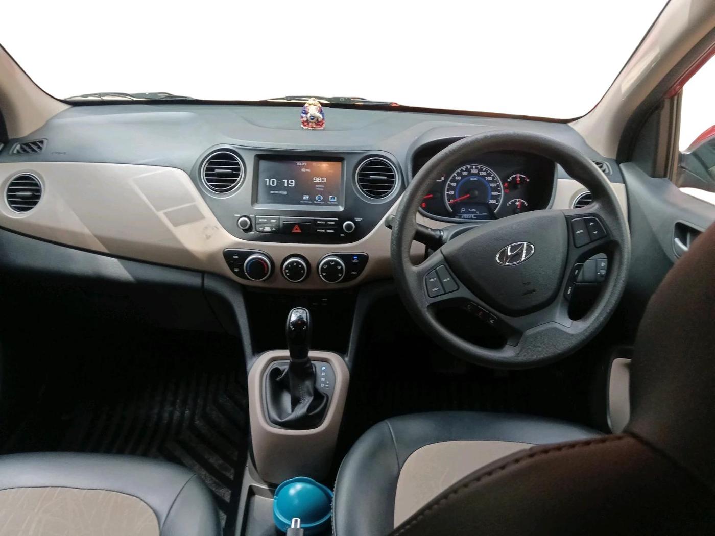 2018 Hyundai Grand i10 SPORTZ AT 1.2 KAPPA VTVT, Petrol, Automatic, 29,827 km, interior