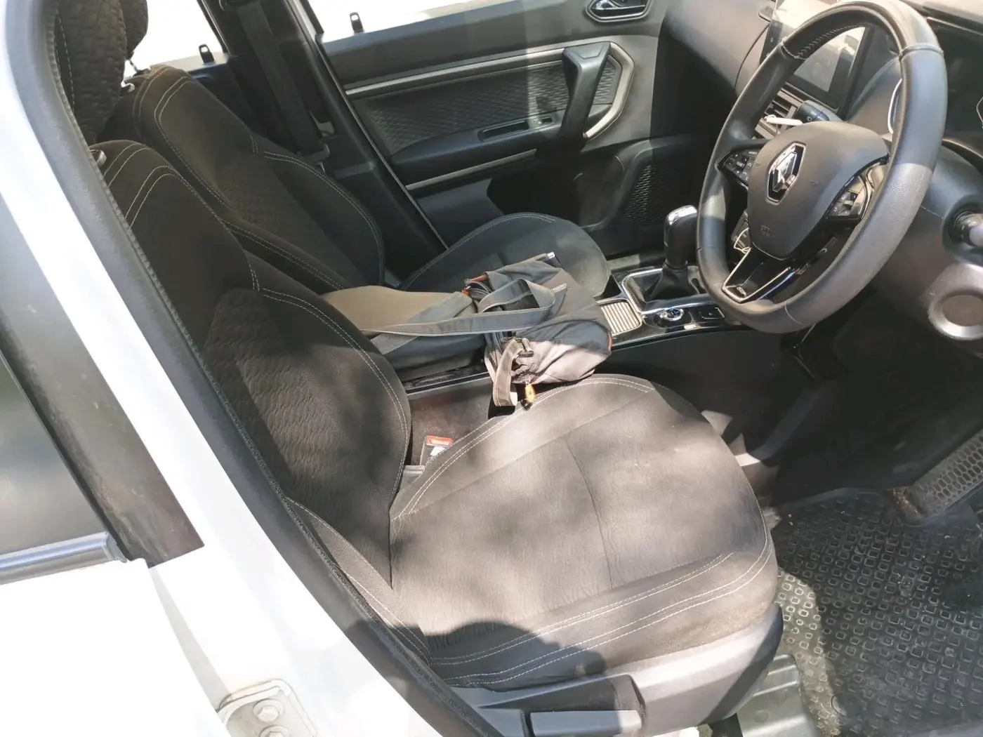 2021 Renault Kiger RXZ AMT, Petrol, Automatic, 51,714 km, interior