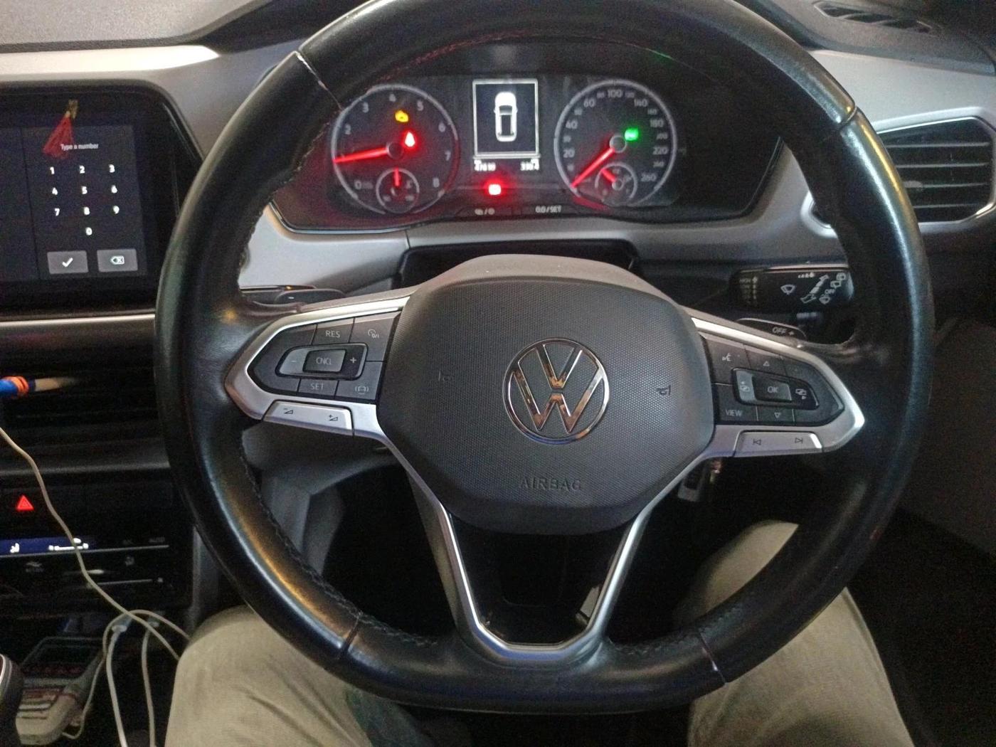 2022 Volkswagen TAIGUN HIGHLINE 1.0 TSI AT, Petrol, Automatic, 47,813 km, interior