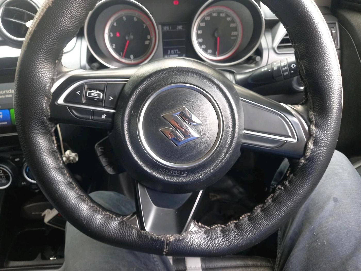 2021 Maruti Swift ZXI, Petrol, Manual, 31,577 km, interior
