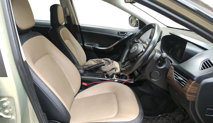 2023 Tata NEXON XZ PLUS (LUXURY) KAZIRANGA PETROL, Petrol, Manual, 39,998 km, interior