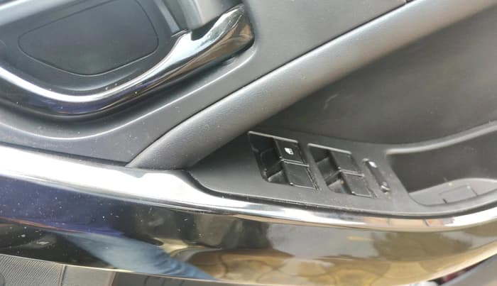 2023 Tata NEXON XZ PLUS (LUXURY) KAZIRANGA PETROL, Petrol, Manual, 39,998 km, interior