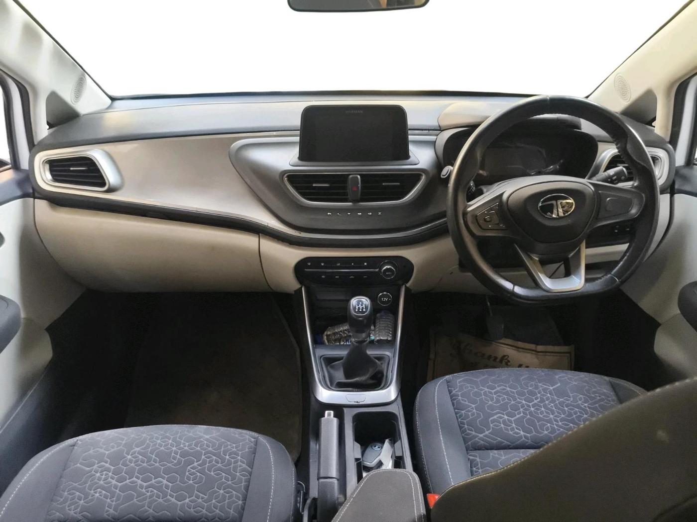 2024 Tata ALTROZ XZ PLUS SUNROOF CNG, CNG, Manual, 7,500 km, interior