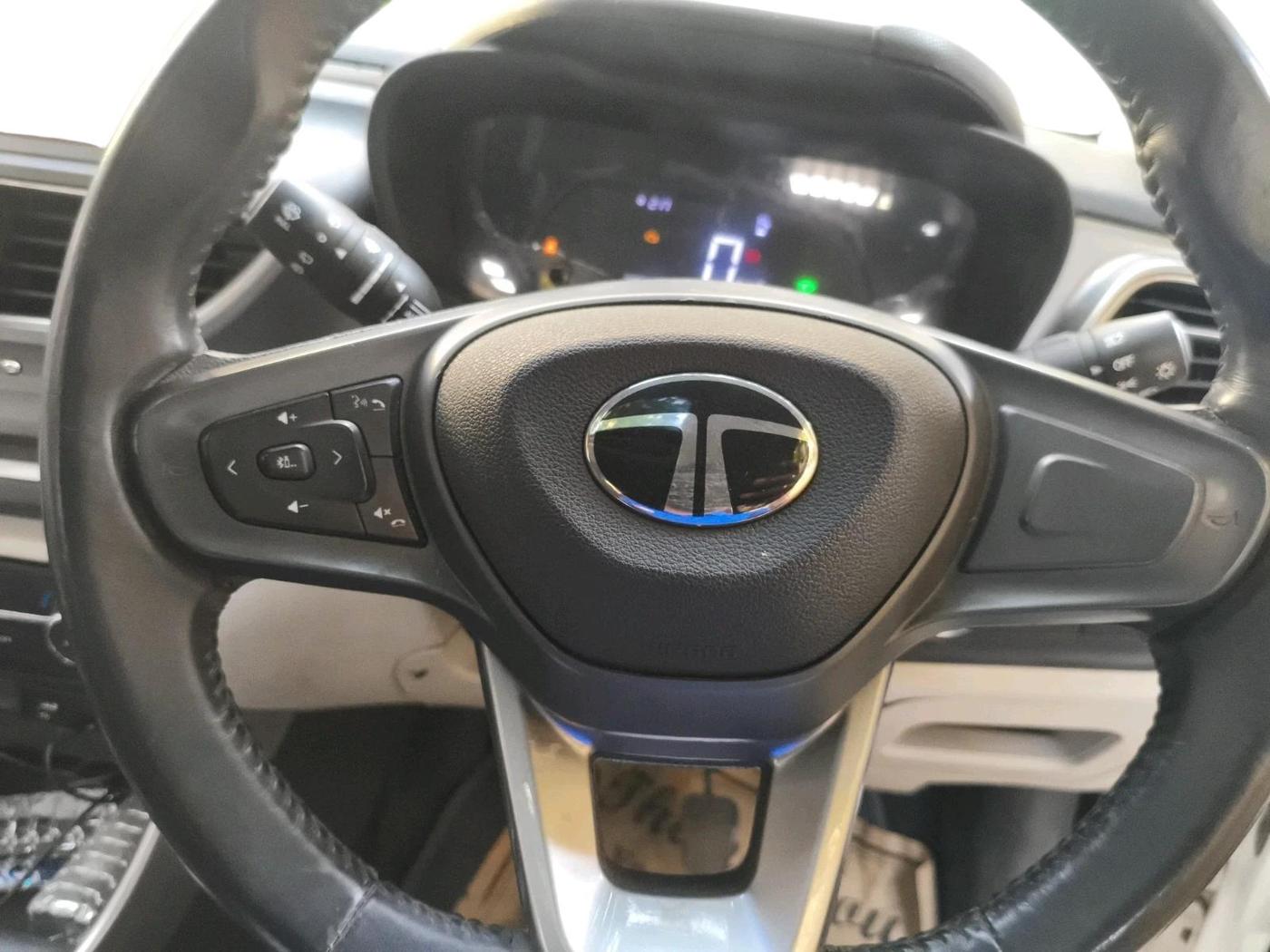 2024 Tata ALTROZ XZ PLUS SUNROOF CNG, CNG, Manual, 7,500 km, interior