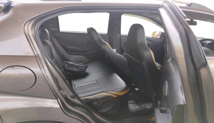 2017 Datsun Redi Go GOLD LIMITED EDITION, Petrol, Manual, 38,775 km, interior