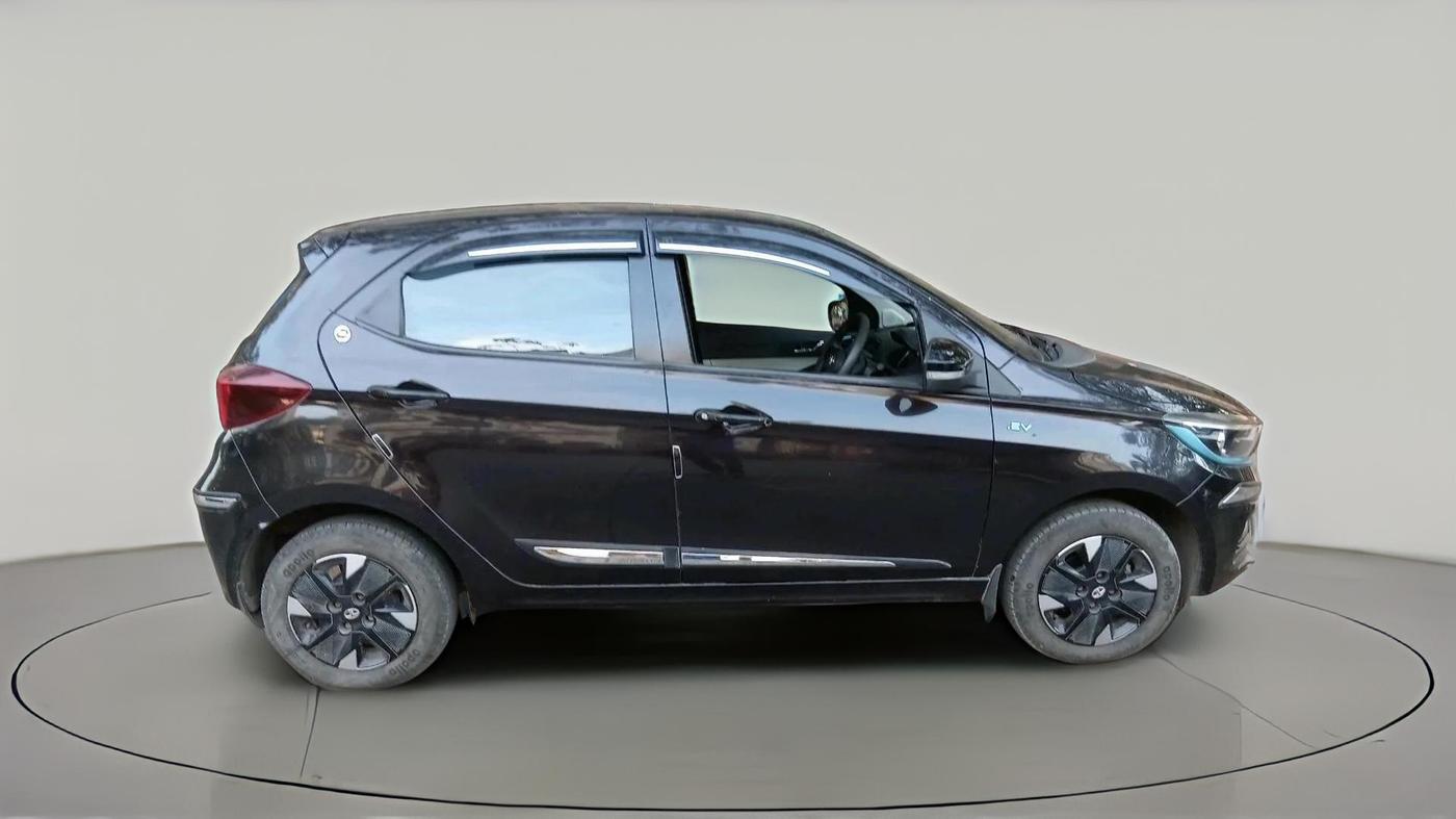 2023 Tata TIAGO EV XZ PLUS LONG RANGE FAST CHARGER, Electric, Automatic, 26,255 km, exterior