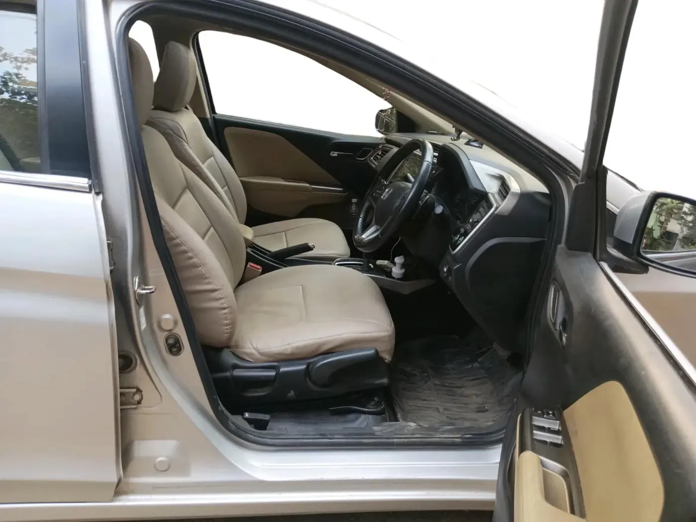 2017 Honda City 1.5L I-VTEC ZX CVT, CNG, Automatic, 1,15,634 km, interior