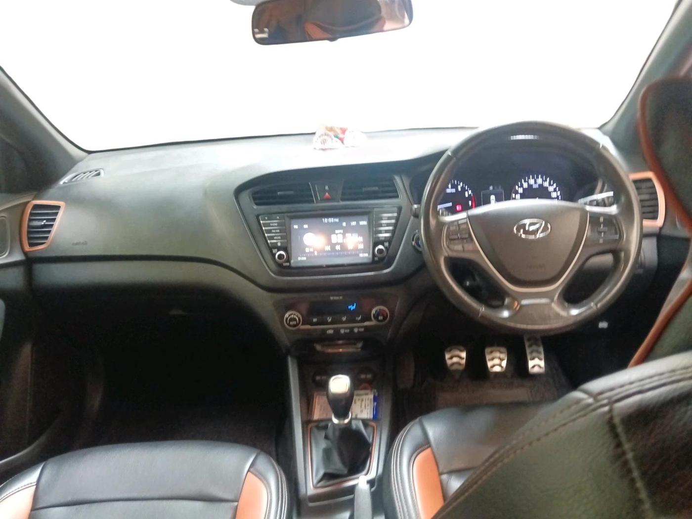 2017 Hyundai i20 Active 1.2 SX, Petrol, Manual, 55,569 km, interior