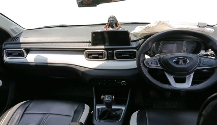 2024 Tata PUNCH ACCOMPLISHED DAZZLE SUNROOF CNG MT, CNG, Manual, 31,135 km, interior