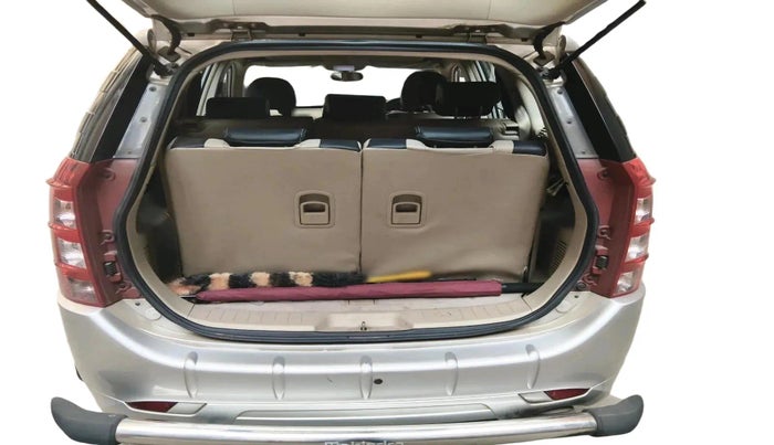 2017 Mahindra XUV500 W4, Diesel, Manual, 61,749 km, exterior