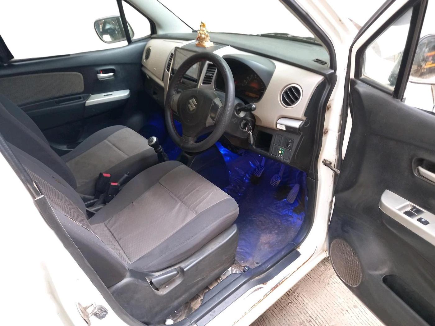 2013 Maruti Wagon R 1.0 LXI CNG, CNG, Manual, 1,17,535 km, interior