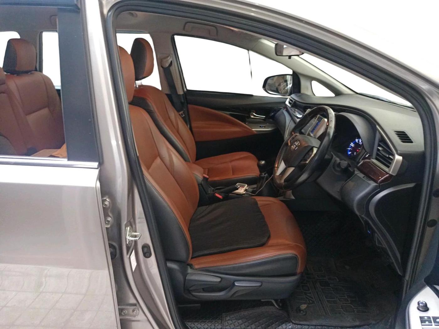 2016 Toyota Innova Crysta 2.4 VX 8 STR, Diesel, Manual, 58,908 km, interior