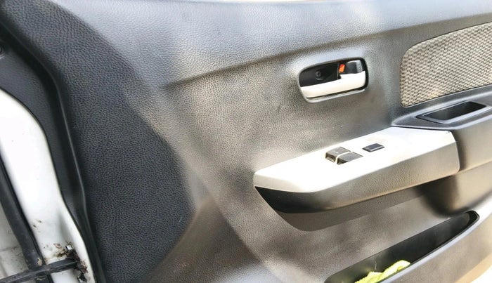 2015 Maruti Wagon R 1.0 LXI CNG, CNG, Manual, 1,14,406 km, interior