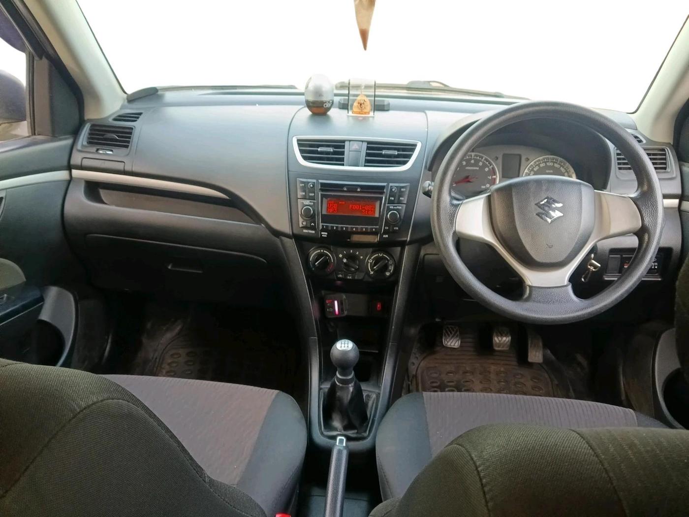 2016 Maruti Swift VXI, Petrol, Manual, 43,499 km, interior