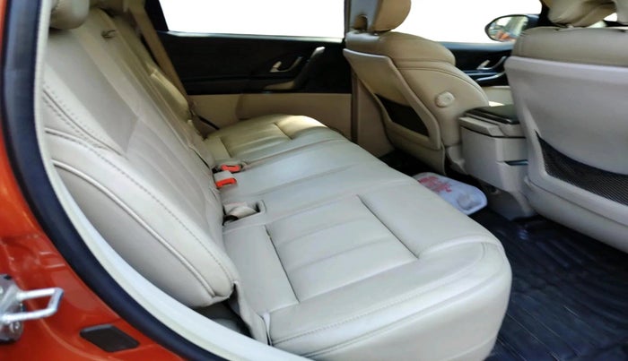 2017 Mahindra XUV500 W10 AT, Diesel, Automatic, 1,57,248 km, interior