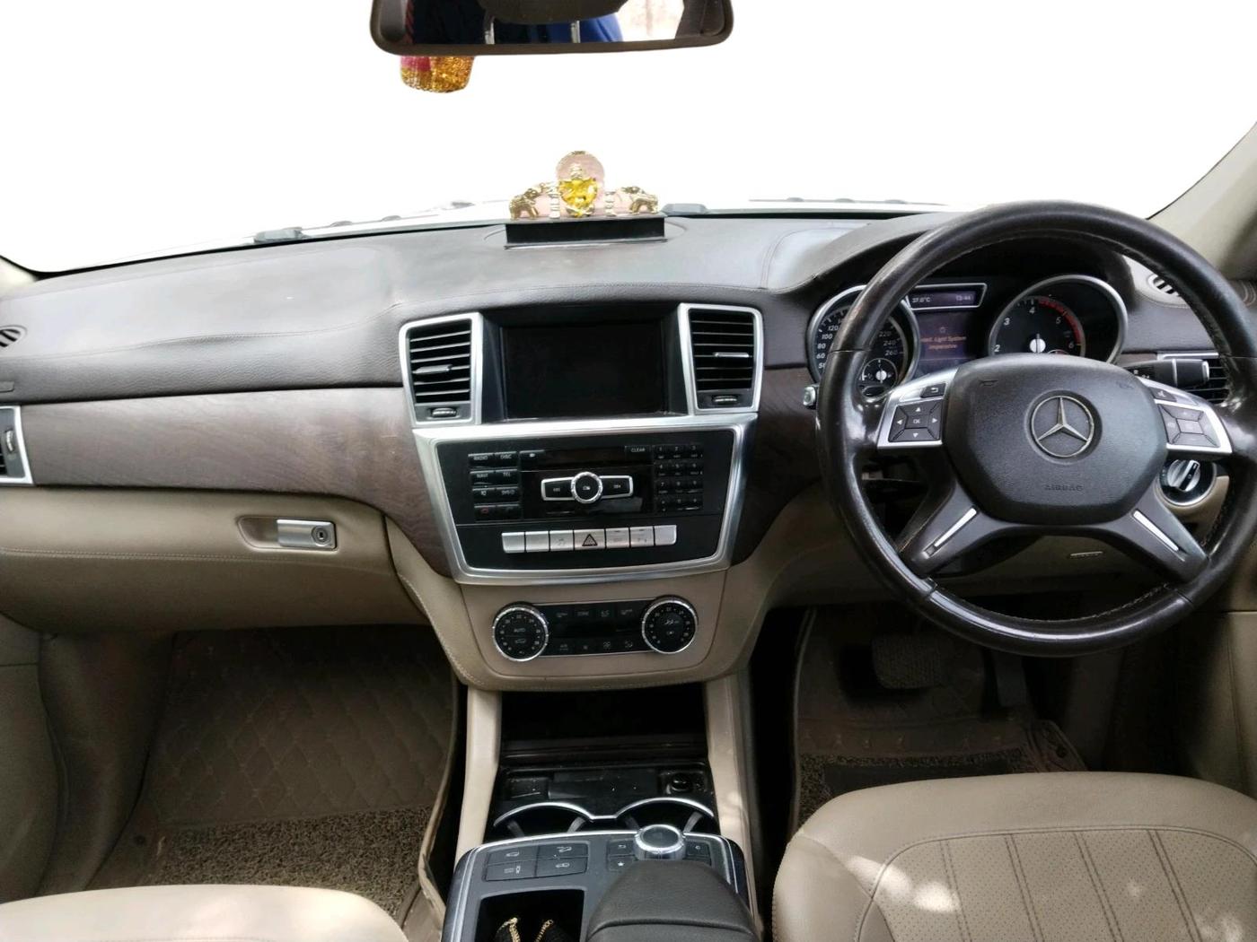 2014 Mercedes Benz GL Class 350 CDI 4Matic, Diesel, Automatic, 99,998 km, interior