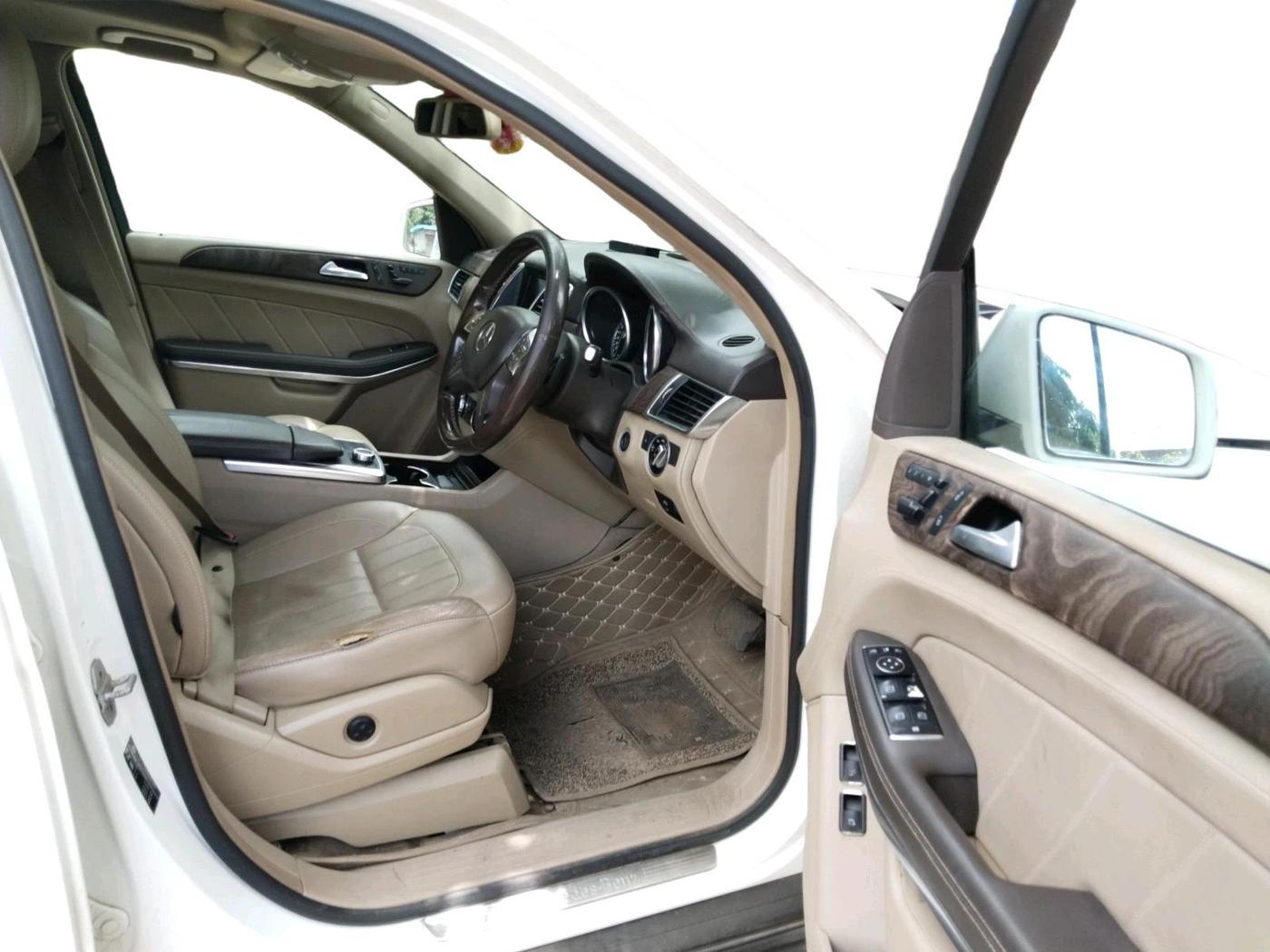2014 Mercedes Benz GL Class 350 CDI 4Matic, Diesel, Automatic, 99,998 km, interior