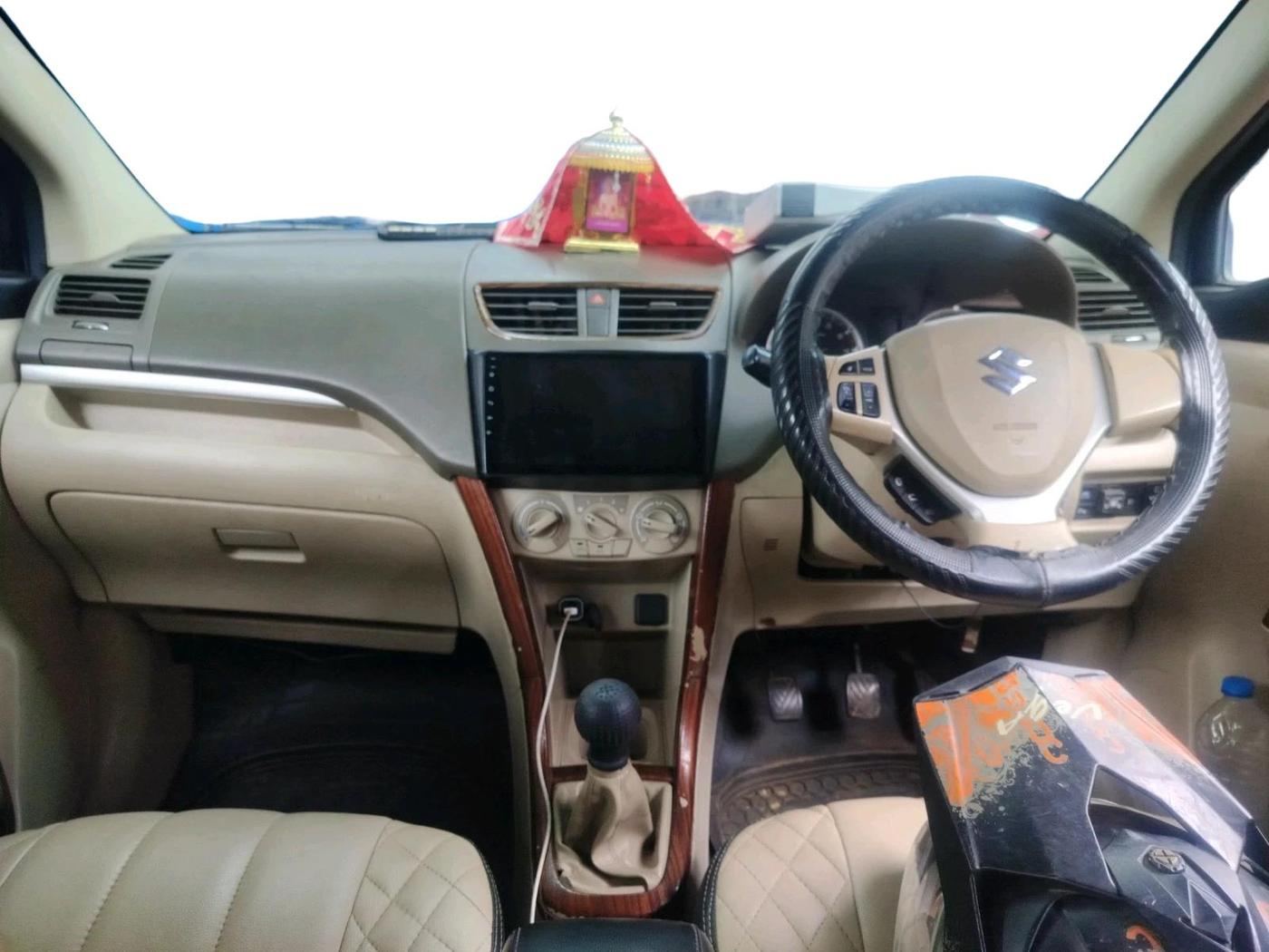 2018 Maruti Ertiga VXI, CNG, Manual, 1,04,070 km, interior
