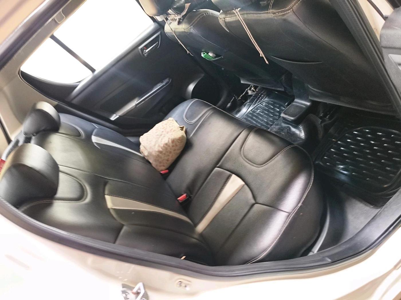 2013 Maruti Swift ZXI, Petrol, Manual, 45,186 km, interior