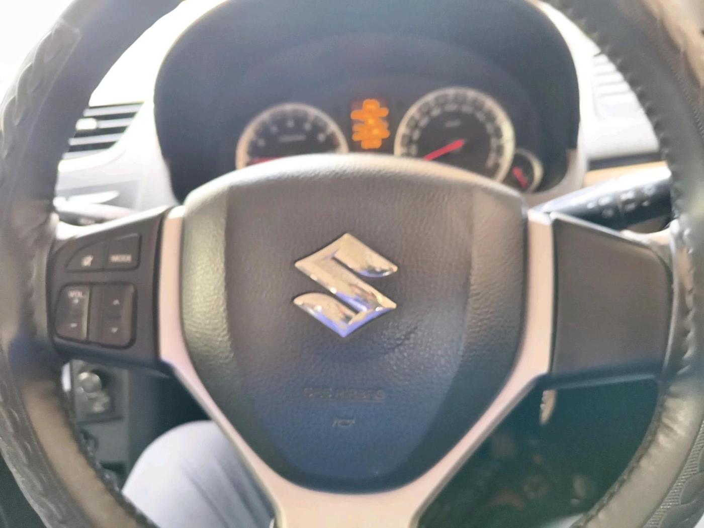 2013 Maruti Swift ZXI, Petrol, Manual, 45,186 km, interior