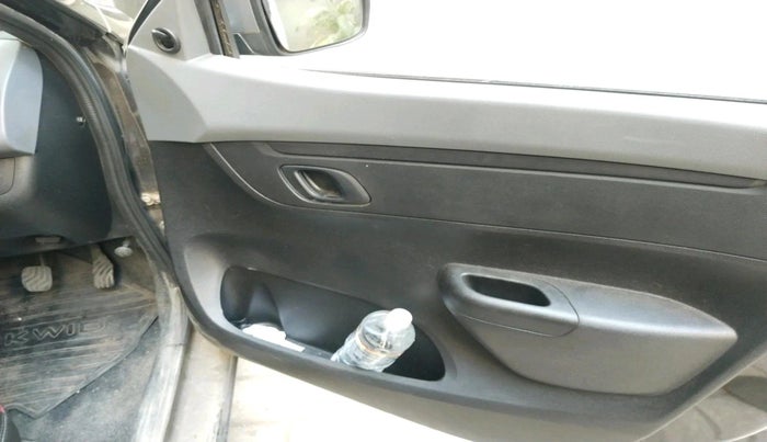 2021 Renault Kwid RXT 1.0 (O), Petrol, Manual, 23,881 km, interior