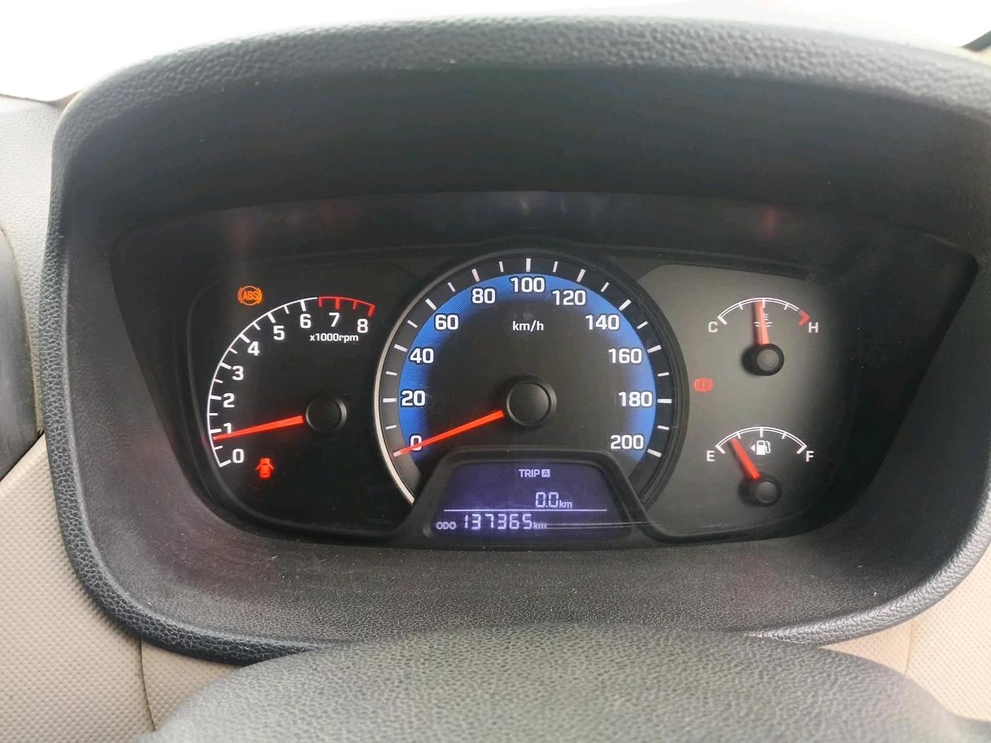 2016 Hyundai Xcent S 1.2, CNG, Manual, 1,37,365 km, interior