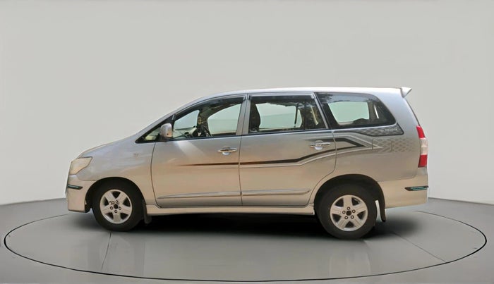 2016 Toyota Innova 2.5 GX 7 STR, Diesel, Manual, 84,611 km, exterior