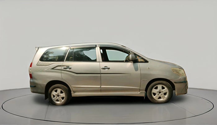 2016 Toyota Innova 2.5 GX 7 STR, Diesel, Manual, 84,611 km, exterior