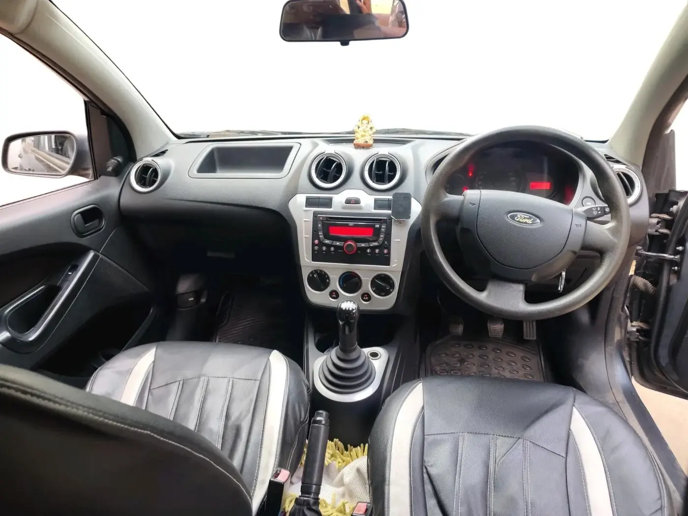 2011 Ford Figo EXI 1.2 PETROL, Petrol, Manual, 72,140 km, interior