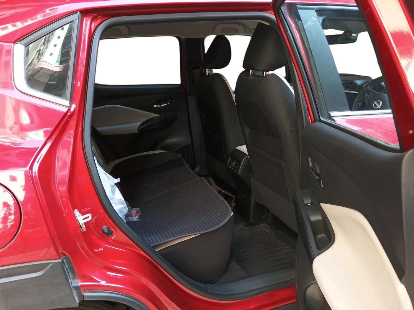 2025 Nissan MAGNITE Tekna B4D 1.0 Petrol AMT, Petrol, Automatic, 3,630 km, interior