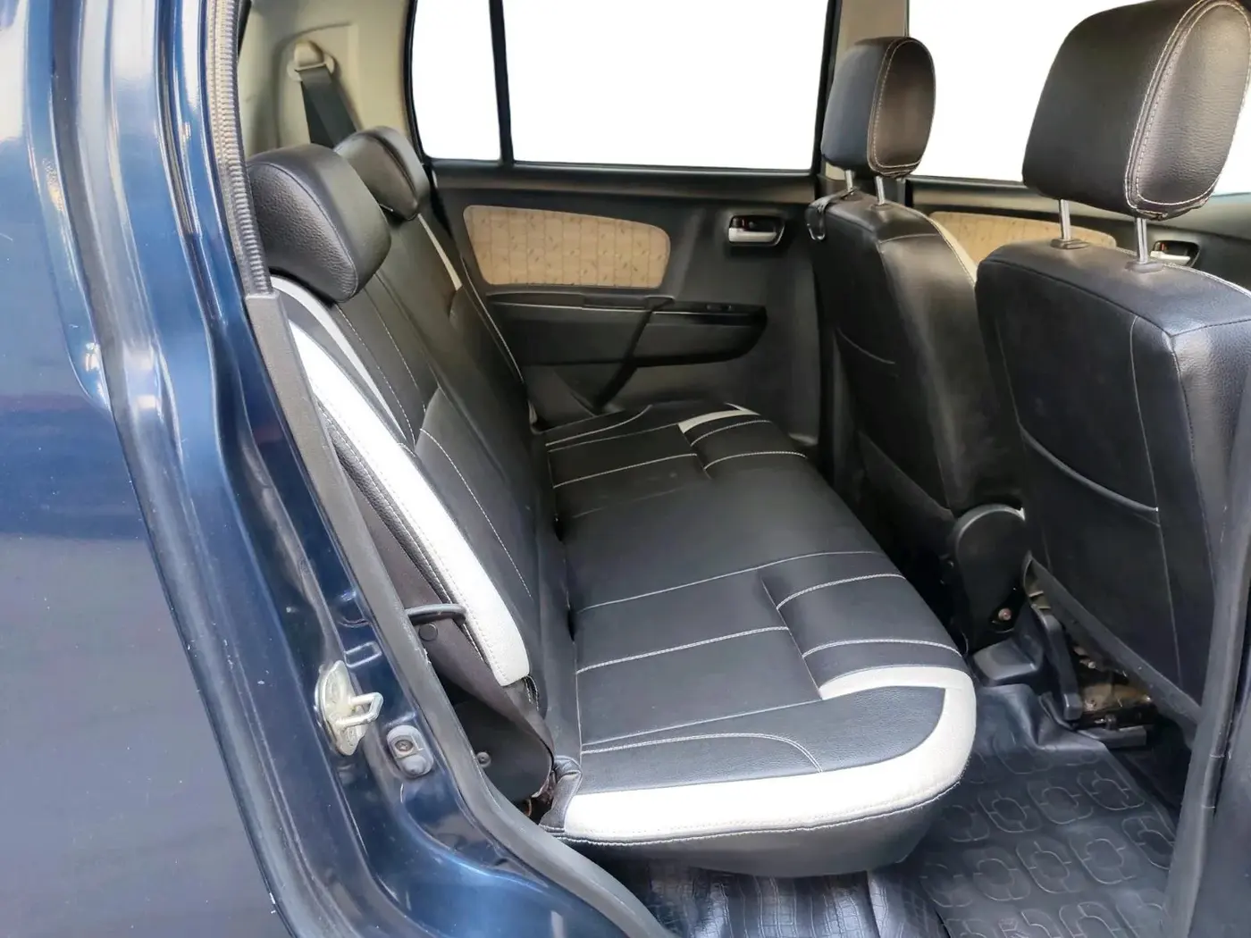 2017 Maruti Wagon R 1.0 VXI + (O) AMT, Petrol, Automatic, 80,895 km, interior
