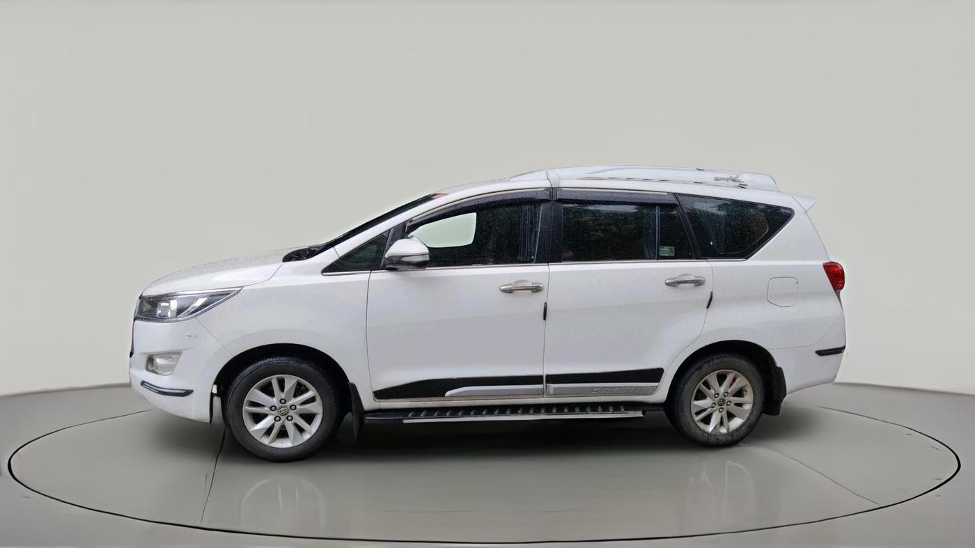 2016 Toyota Innova Crysta 2.8 GX AT 7 STR, Diesel, Automatic, 1,44,028 km, exterior