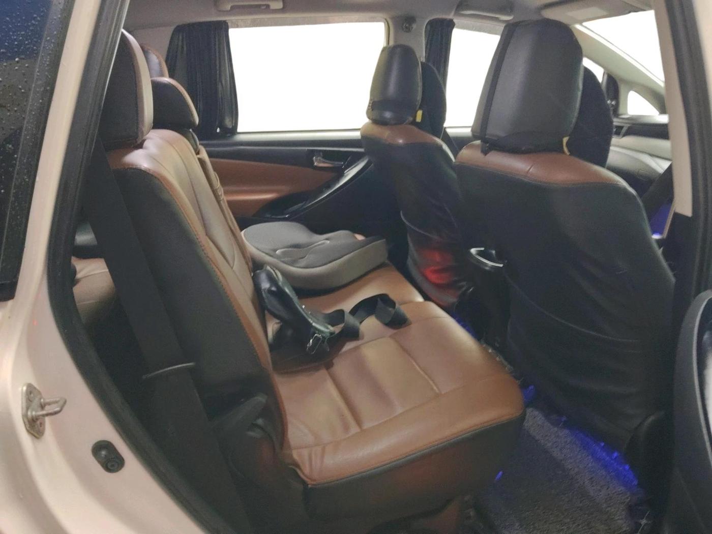 2016 Toyota Innova Crysta 2.8 GX AT 7 STR, Diesel, Automatic, 1,44,028 km, interior