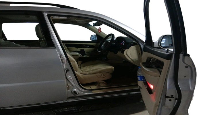 2014 Ssangyong Rexton RX7, Diesel, Automatic, 1,88,481 km, interior