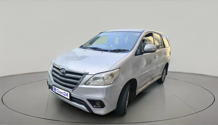 2012 Toyota Innova VX 2.5 7 STR, Diesel, Manual, 1,37,585 km, exterior