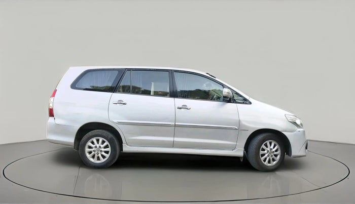 2012 Toyota Innova VX 2.5 7 STR, Diesel, Manual, 1,37,585 km, exterior