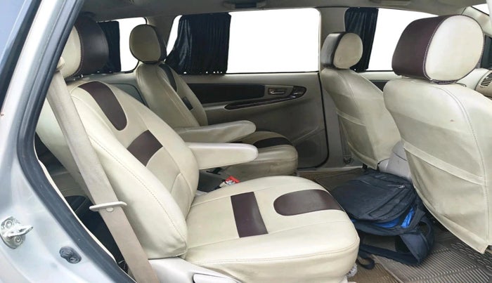 2012 Toyota Innova VX 2.5 7 STR, Diesel, Manual, 1,37,585 km, interior