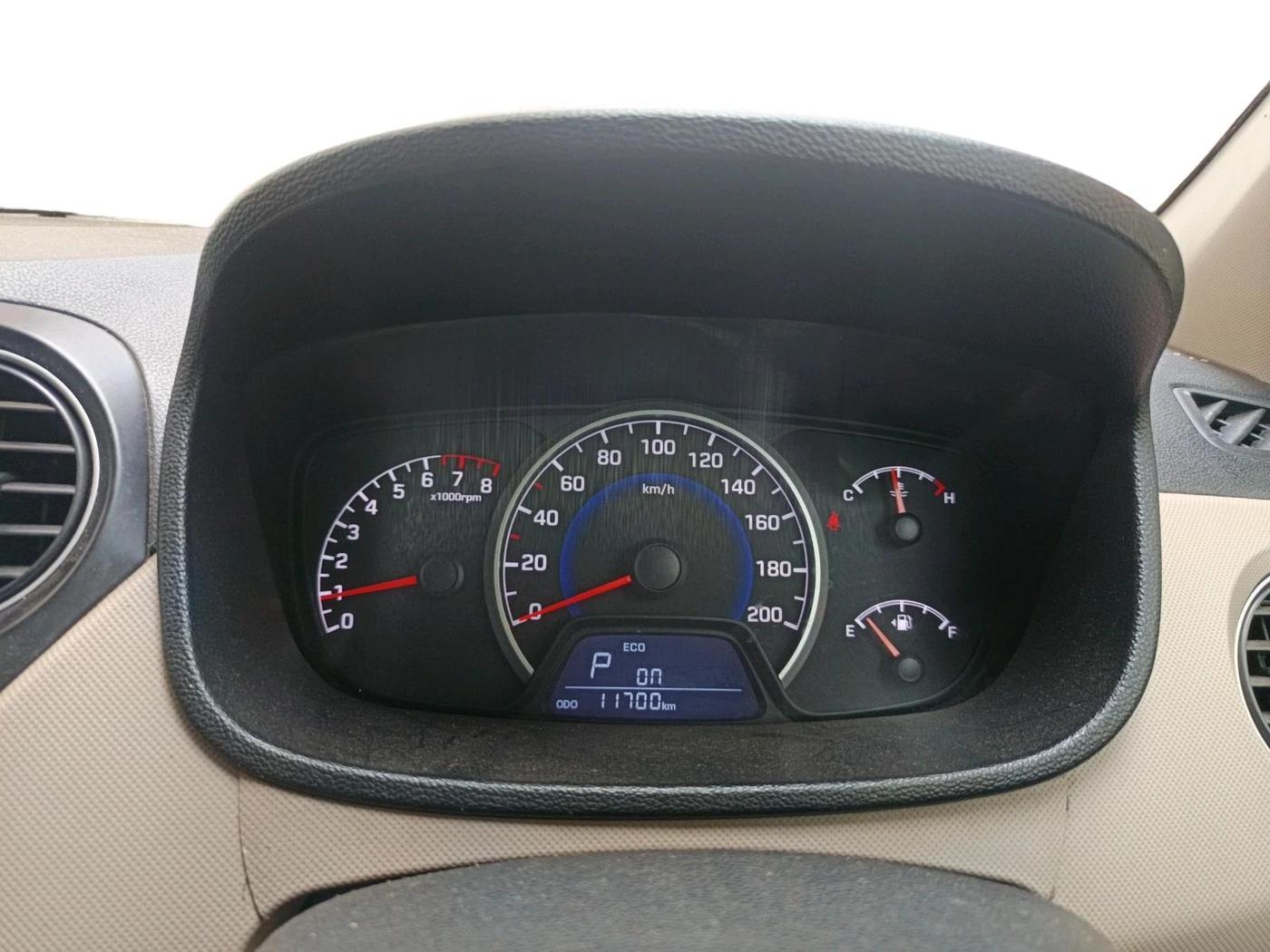 2017 Hyundai Grand i10 SPORTZ (O) AT 1.2 KAPPA VTVT, Petrol, Automatic, 11,700 km, interior