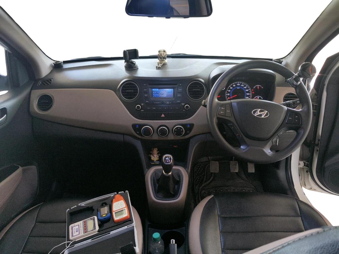 2016 Hyundai Grand i10 SPORTZ 1.2 KAPPA VTVT, Petrol, Manual, 27,698 km, interior