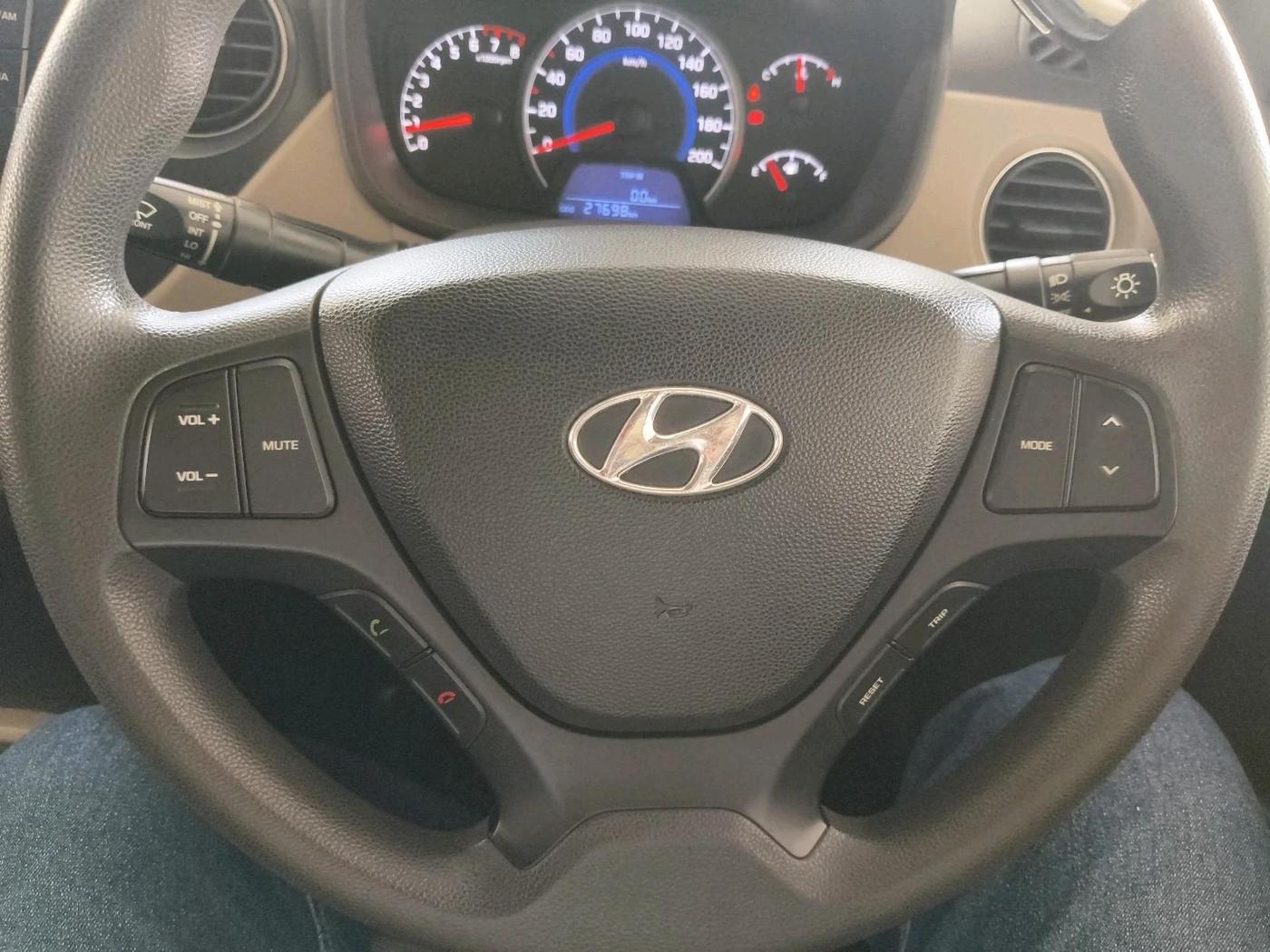 2016 Hyundai Grand i10 SPORTZ 1.2 KAPPA VTVT, Petrol, Manual, 27,698 km, interior
