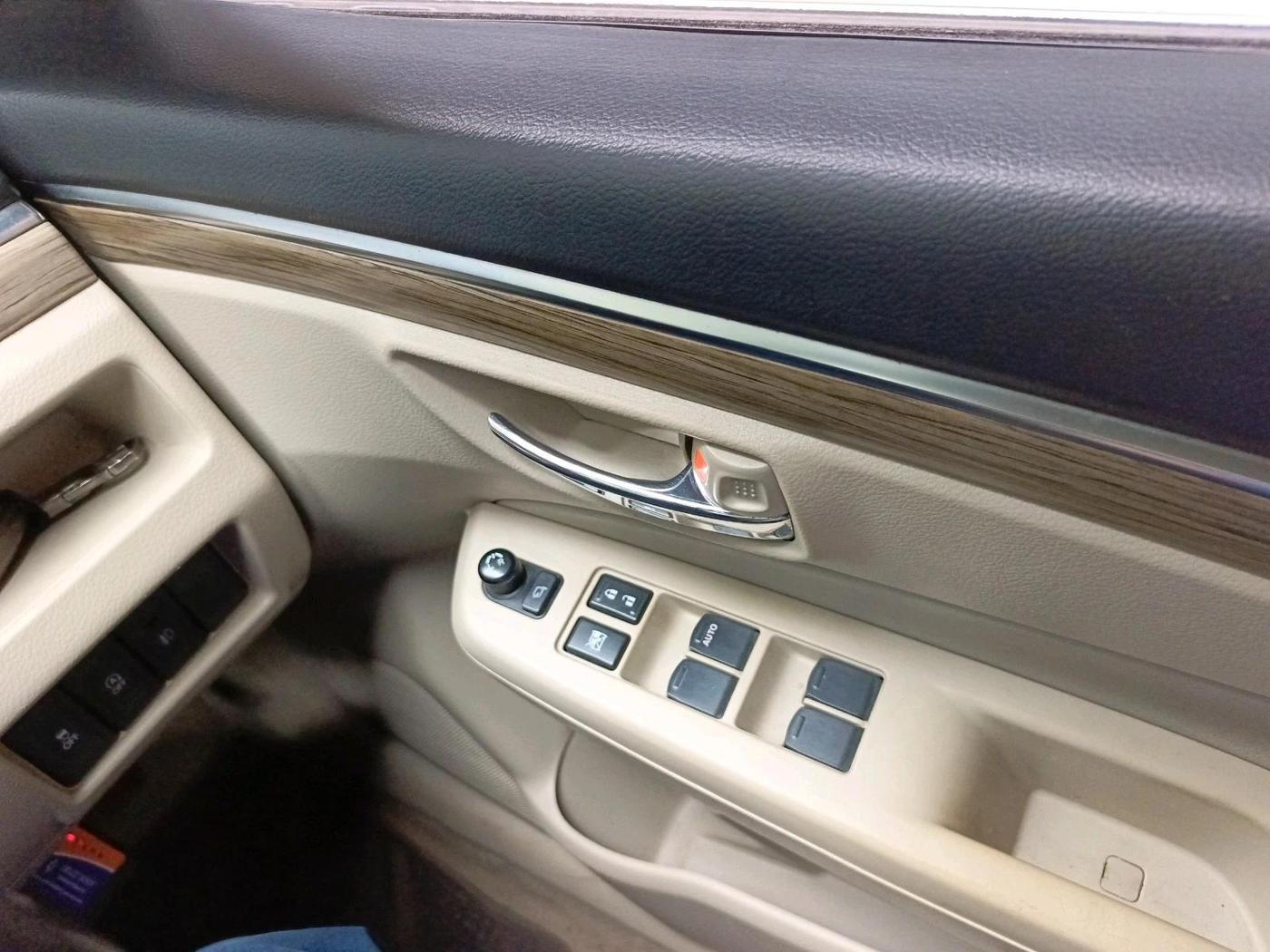 2019 Maruti Ciaz ALPHA  AT 1.5 SHVS PETROL, Petrol, Automatic, 82,086 km, interior