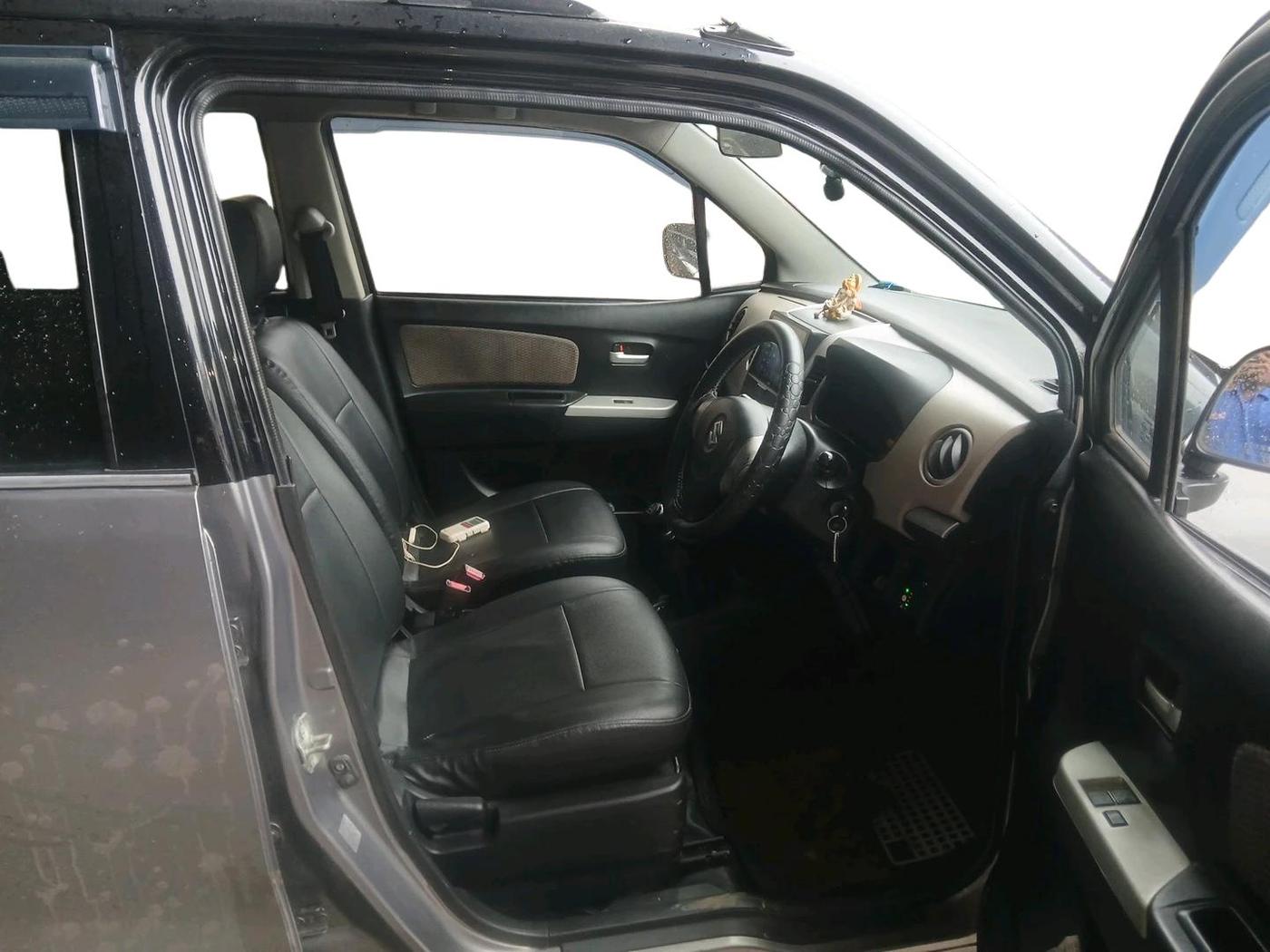 2013 Maruti Wagon R 1.0 LXI CNG, CNG, Manual, 84,209 km, interior