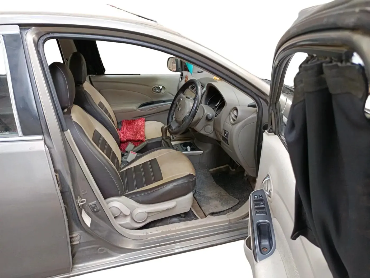 2012 Nissan Sunny XV PETROL, CNG, Manual, 1,27,419 km, interior