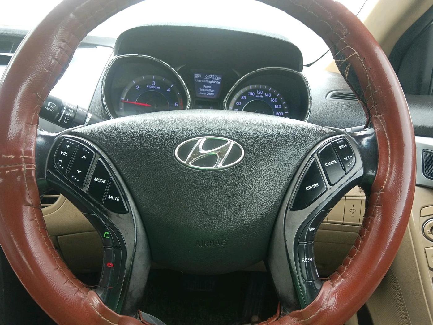 2013 Hyundai New Elantra 1.6 SX AT DIESEL, Diesel, Automatic, 64,327 km, interior