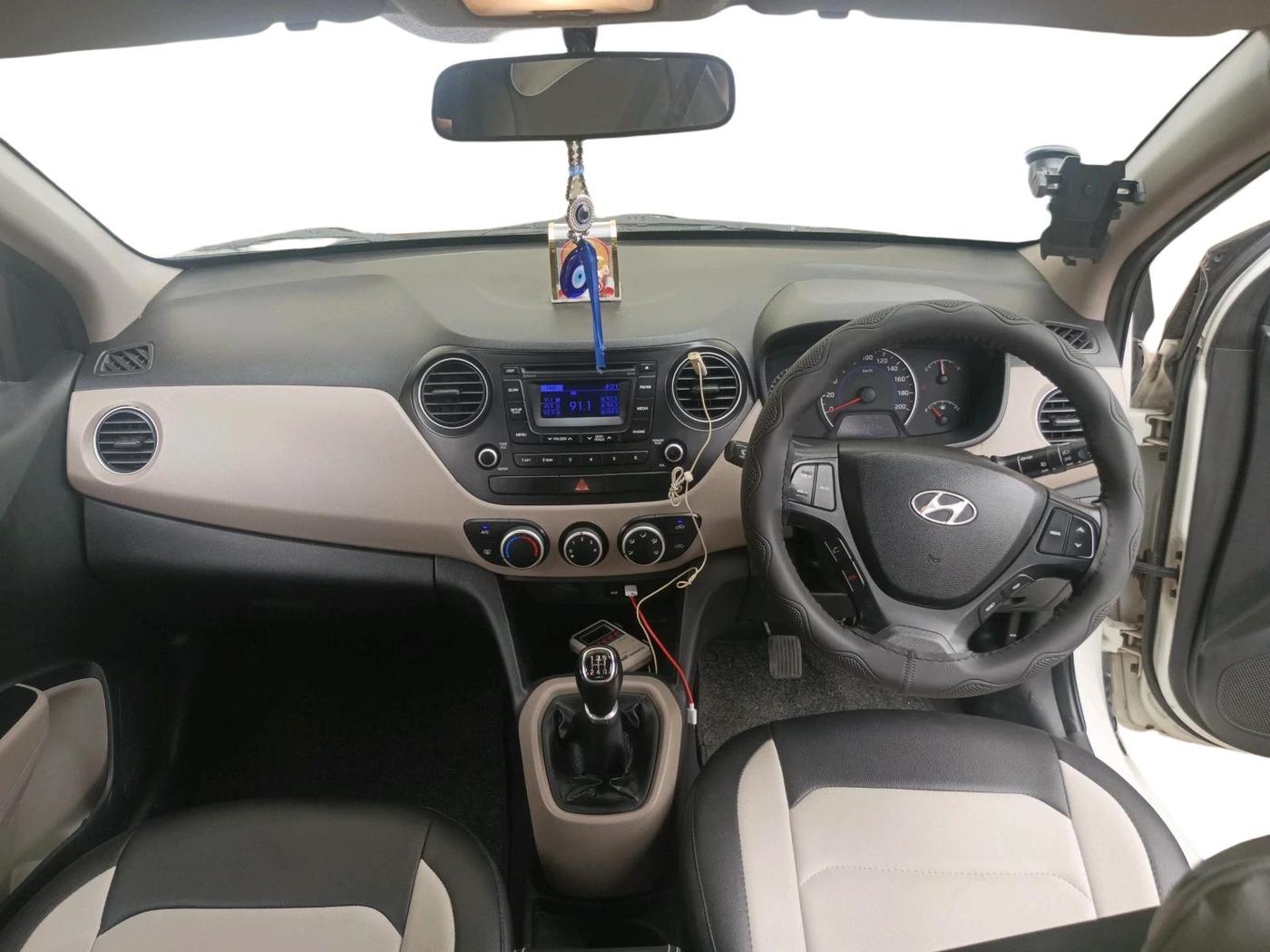 2015 Hyundai Grand i10 SPORTZ 1.2 KAPPA VTVT, Petrol, Manual, 72,058 km, interior