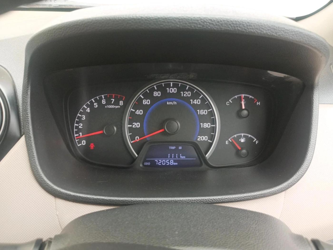 2015 Hyundai Grand i10 SPORTZ 1.2 KAPPA VTVT, Petrol, Manual, 72,058 km, interior