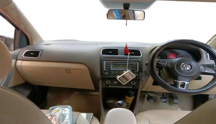 2013 Volkswagen Vento HIGHLINE DIESEL 1.6, Diesel, Manual, 1,94,317 km, interior