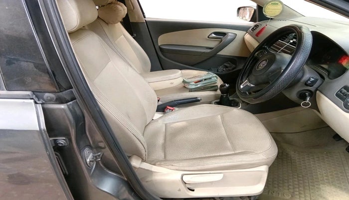 2013 Volkswagen Vento HIGHLINE DIESEL 1.6, Diesel, Manual, 1,94,317 km, interior