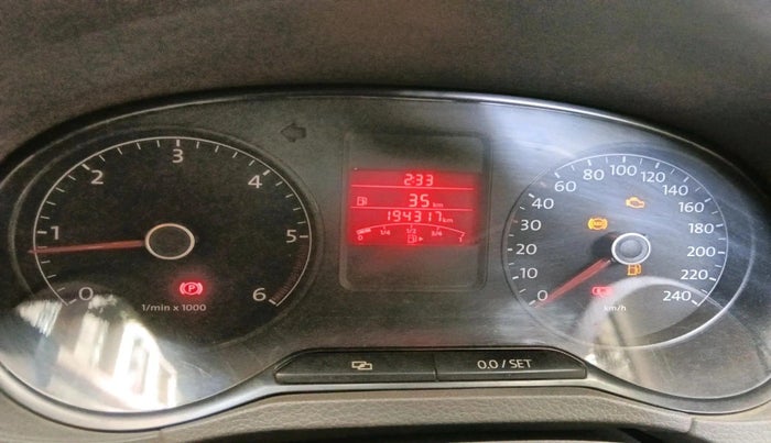 2013 Volkswagen Vento HIGHLINE DIESEL 1.6, Diesel, Manual, 1,94,317 km, interior